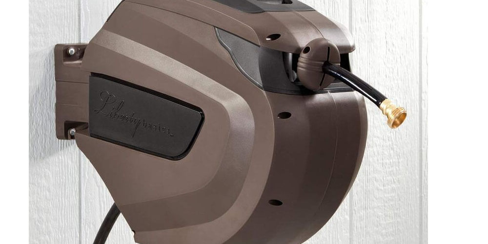 Giraffe’s Pressure Washer: Compact Structure Yet Powerful